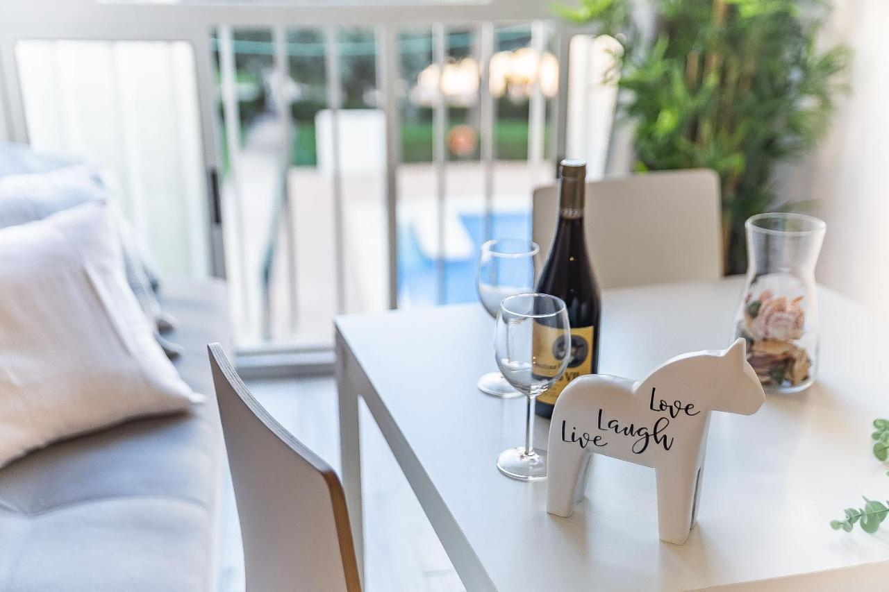 Sun Coast Benalmadena -- Superb Studio With 4 Pools, Gardens & Breakfast Luaran gambar