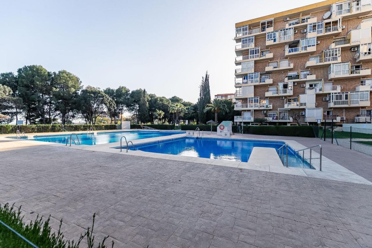 Sun Coast Benalmadena -- Superb Studio With 4 Pools, Gardens & Breakfast Luaran gambar