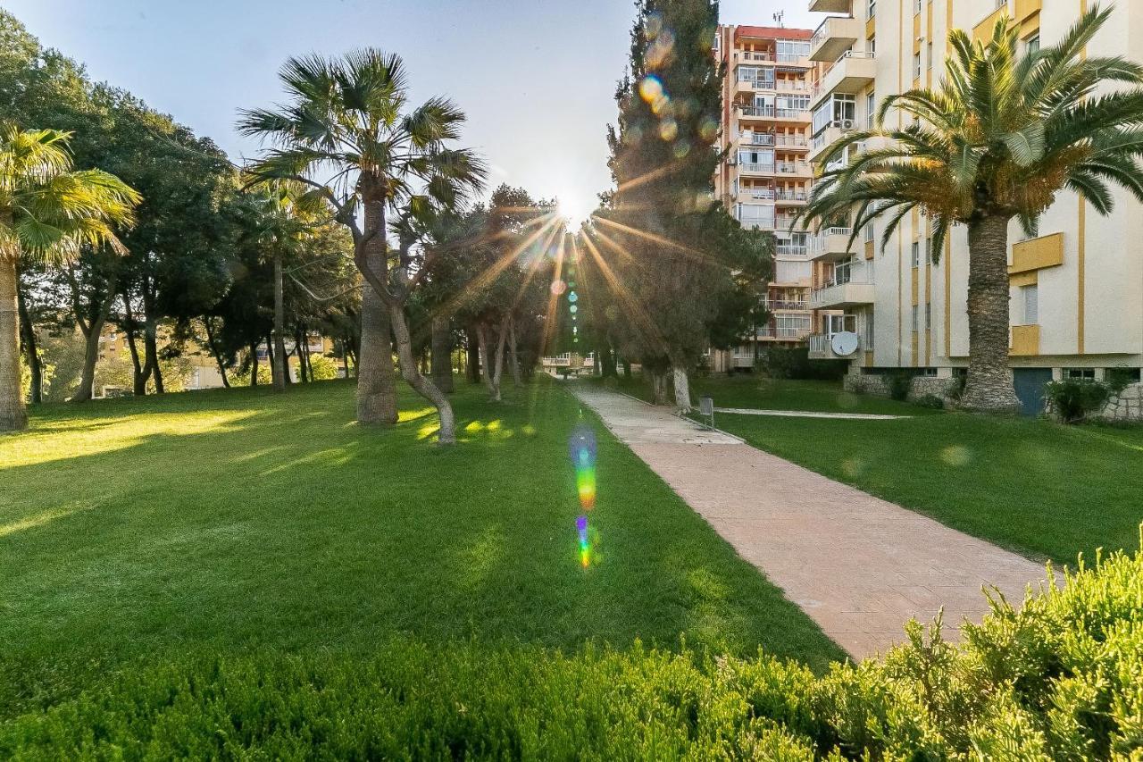 Sun Coast Benalmadena -- Superb Studio With 4 Pools, Gardens & Breakfast Luaran gambar