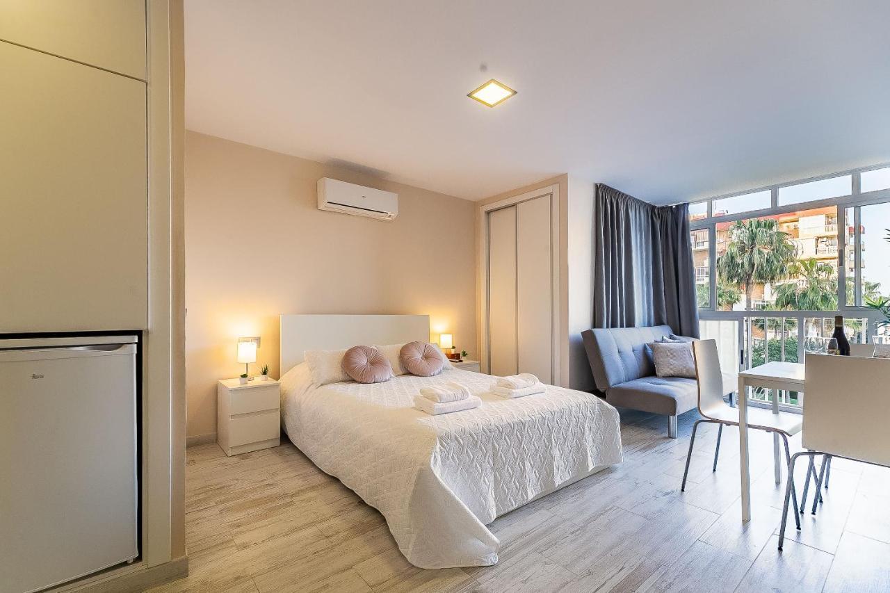 Sun Coast Benalmadena -- Superb Studio With 4 Pools, Gardens & Breakfast Luaran gambar