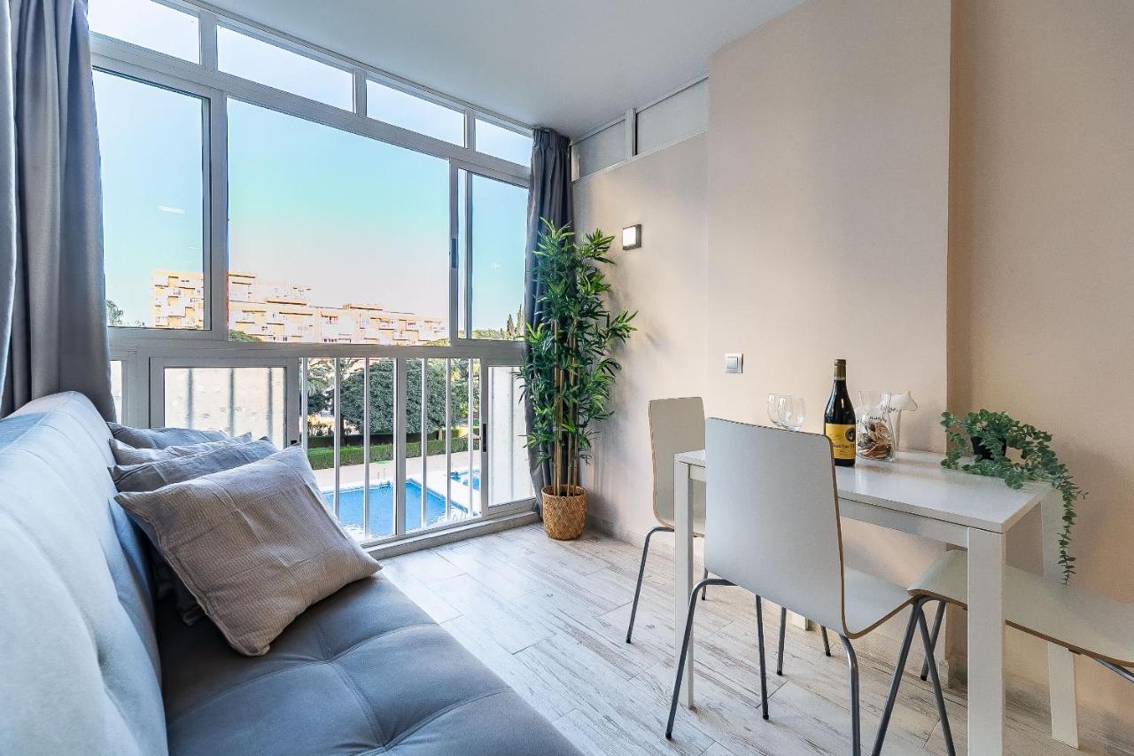 Sun Coast Benalmadena -- Superb Studio With 4 Pools, Gardens & Breakfast Luaran gambar