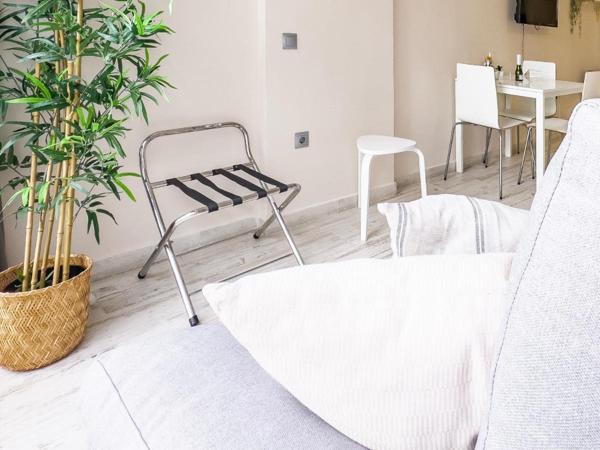 Sun Coast Benalmadena -- Superb Studio With 4 Pools, Gardens & Breakfast Luaran gambar